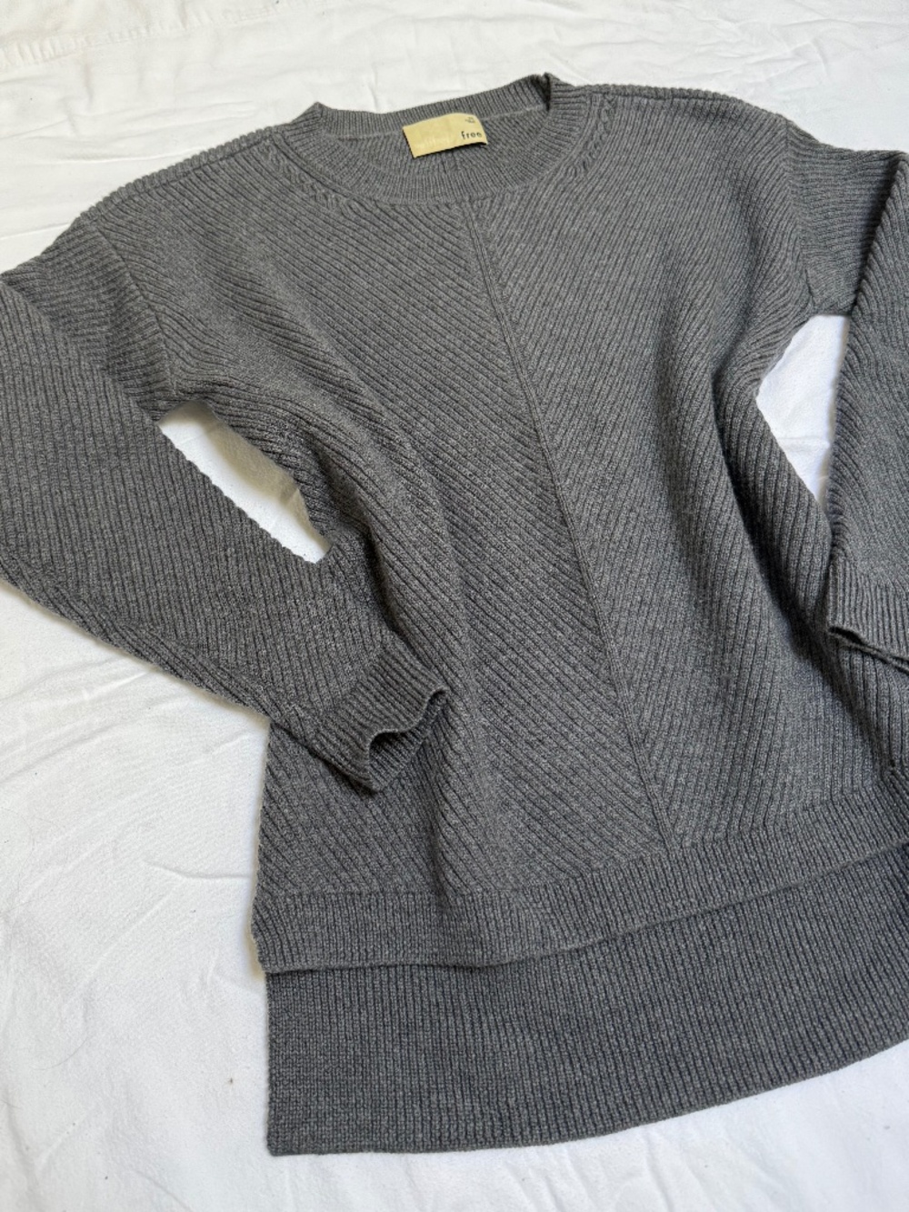 Wilfred Free Aritzia 100% merino wool Isabelli Sweater heather charcoal grey XS